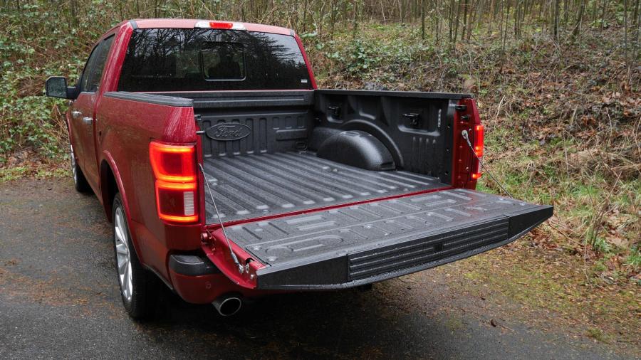 Багажник Ford F-150 Limited SuperCrew 2018 года  (фото 23 из 59)